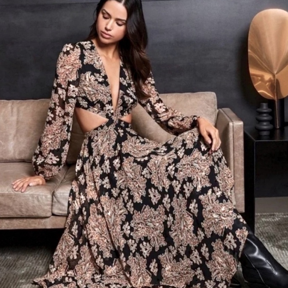 Gianni Bini Marisol Jacquard Cut Out Long Sleeved V Dress as